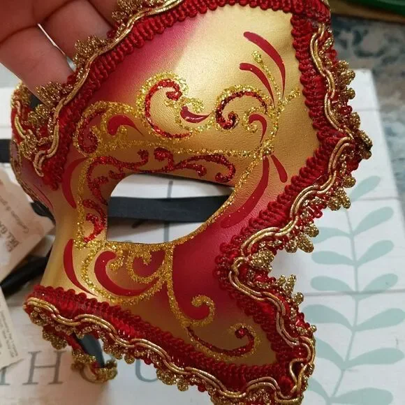 Maschera Del Galeone Hand Painted Mask Pier 1 NWT/small flaw - Picture 9 of 14